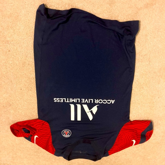 Psg training top - Picture 1 of 1